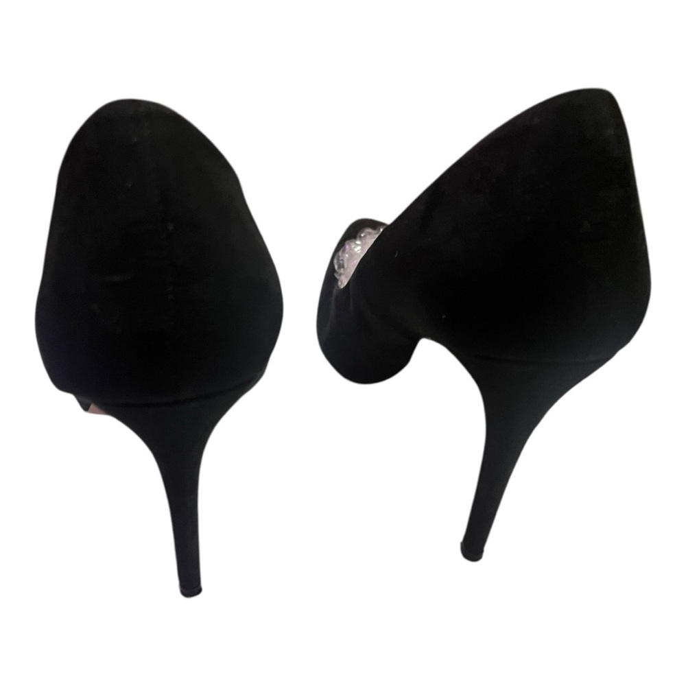 Source Unknown Classic Black Heels EUC - image 3